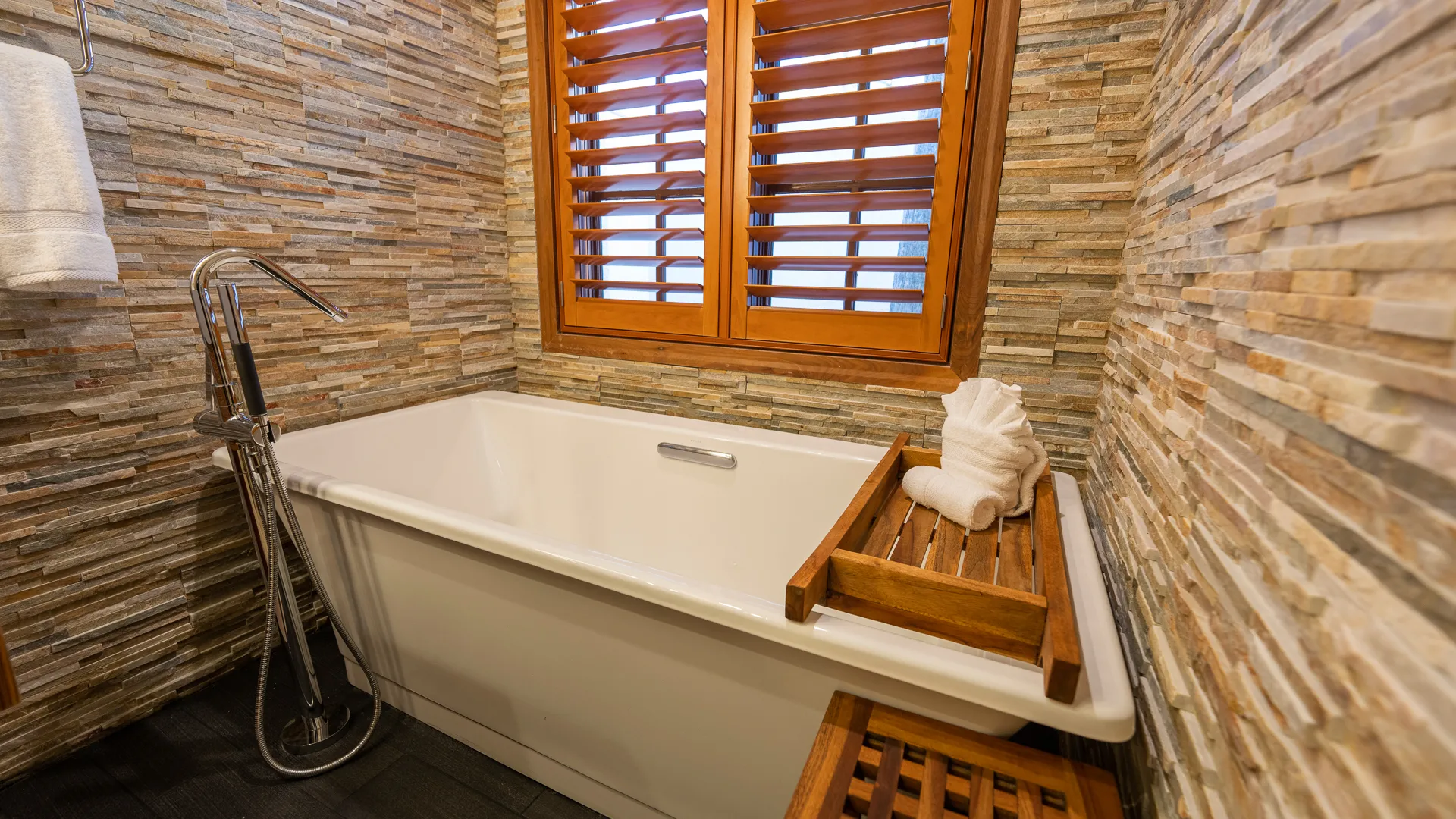 An image of the large soaking tubs in the oversized bathrooms inside the Villas at Evermore Orlando Resort. 